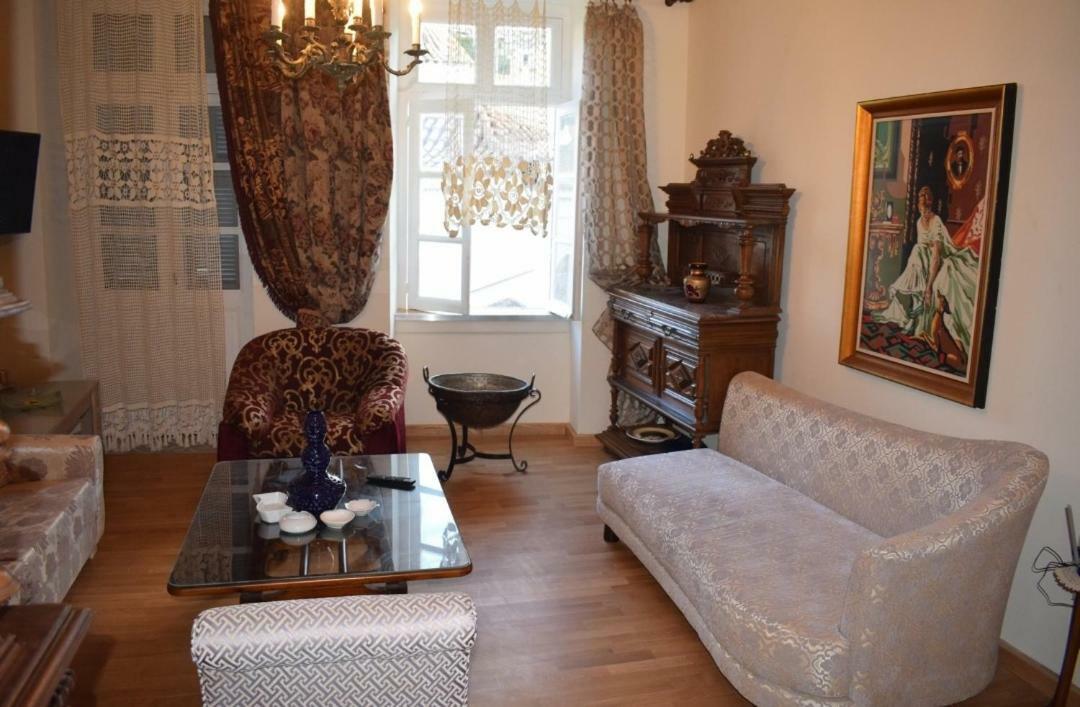 Archontiko Kolokotroni Apartment นาฟปลิโอ ภายนอก รูปภาพ